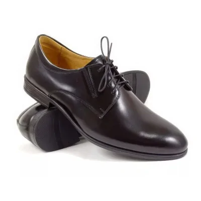 Czarne derby skórzane eleganckie z gładkim noskiem, otwartą przyszwa i wbudowanymi gumkami w obłożynie na grubszej podeszwie