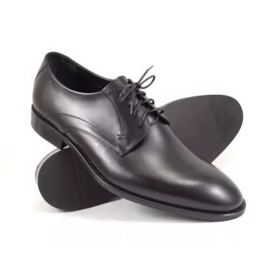 Czarne derby męskie ze skóry naturalnej z otwartą przyszwą i gładkim noskiem