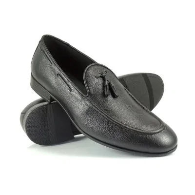 Czarne mokasyny skórzane eleganckie z chwostami