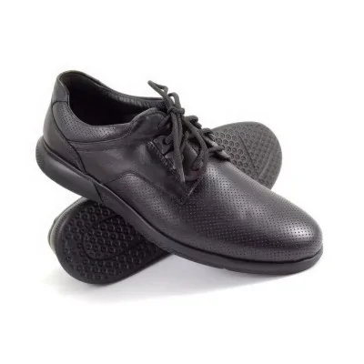 czarne półbuty casual perforowane Pilpol PC159 z lekką piankową podeszwą