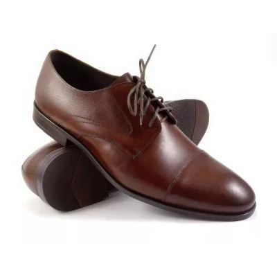 Eleganckie derby orzechowe męskie ze skóry naturalnej z perforowaną fakturą i noskiem cap toe