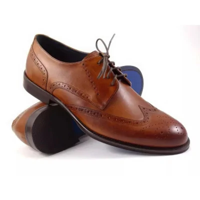 Koniakowe skórzane derby brogsy premium z perforowanym skrzydlatym noskiem i otwartą przyszwą